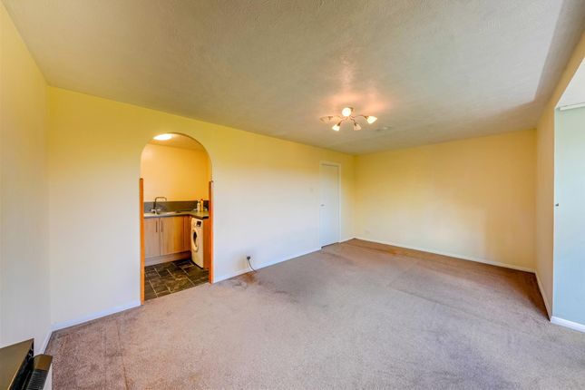 43, Knights Manor Way, Dartford photo 4