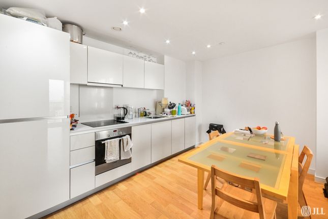 Flat for sale in Residence Tower, Woodberry Grove