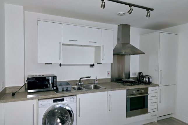 1 Freeman House, George Mathers Road, Elephant & Castle photo 4