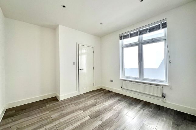 Flat 7, The Legion,, Millbrook, Surrey photo 3