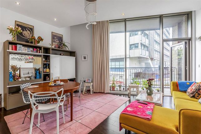 Flat 12, Regent Canalside, London photo 2