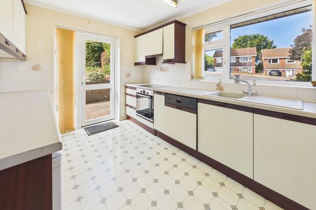 71 Longmead Road, Paignton photo 3