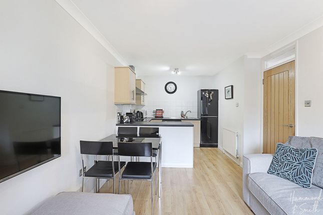 Flat for sale in Station Approach, Theydon Bois