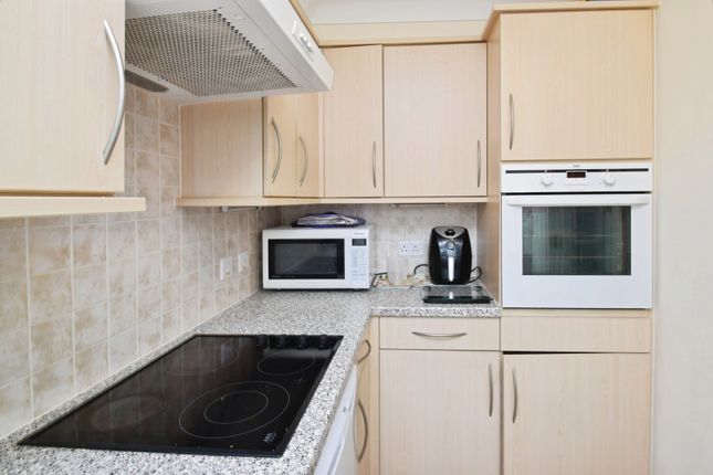34, Cwrt Hywel, Gorseinon photo 3