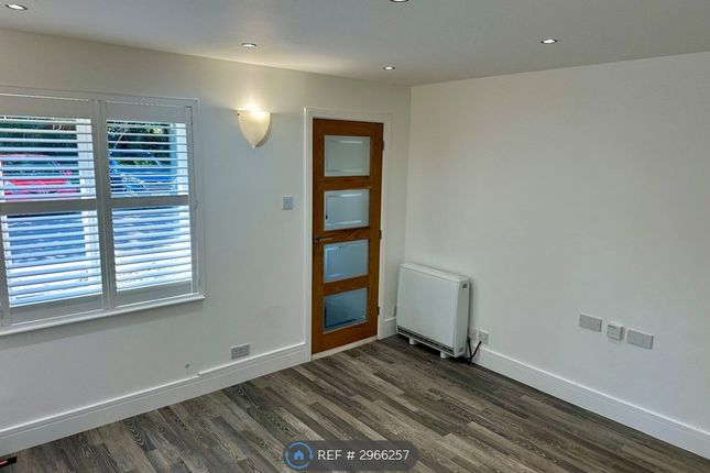 Glenview Close, Northgate, Crawley photo 2
