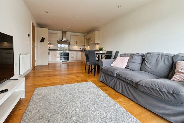 45 Carruthers Court, Racecourse Road, Berkshire photo 2