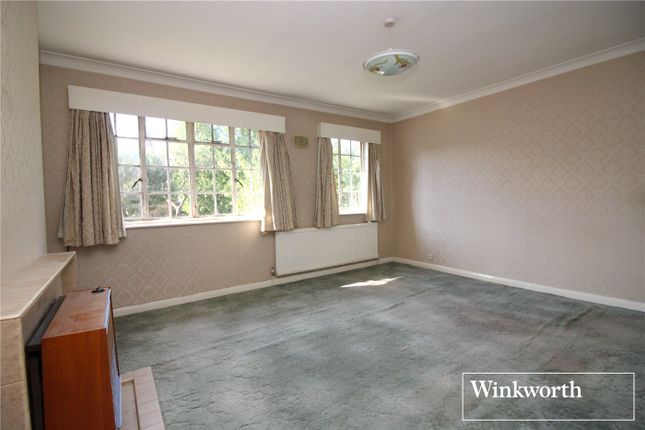 2, The Bartons, Elstree photo 2