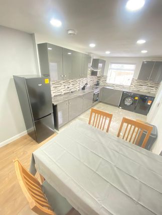 Thumbnail Shared accommodation to rent in Hornsey Park Road, London