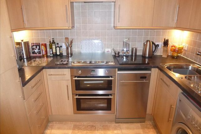 428, EASTLEIGH photo 3