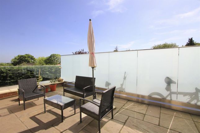 Flat 9, London View House 211-213, Swakeleys Road, Ickenham photo 4