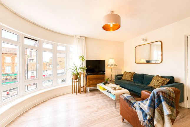Flat 6, Stafford House, 2A, Burnt Ash Road, London photo 3