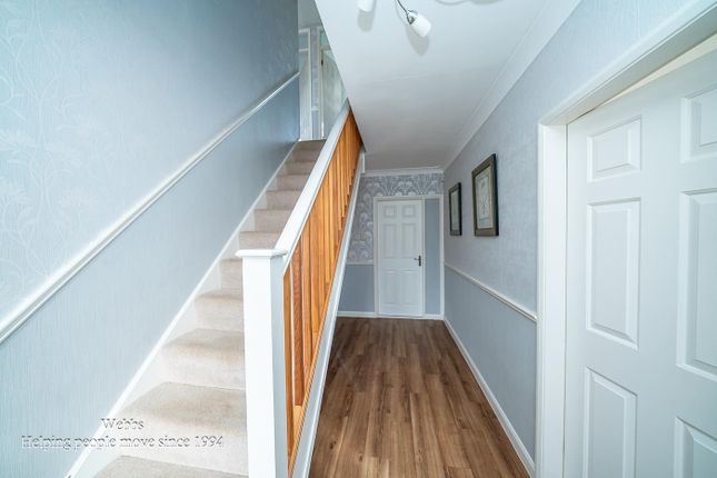15, Bishops Grange, Rugeley photo 3