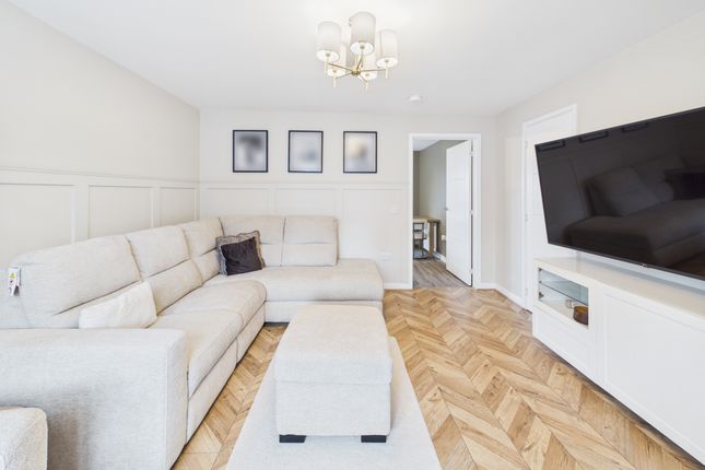 5, Harfield Drive, Glasgow photo 4