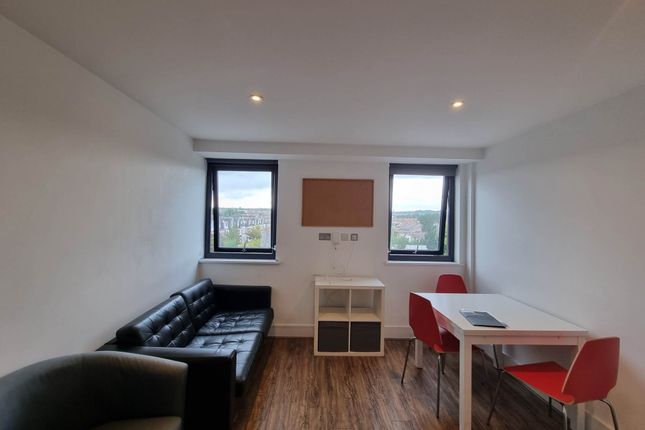 Flat 49 Clayford House, Hampden Road, London photo 2