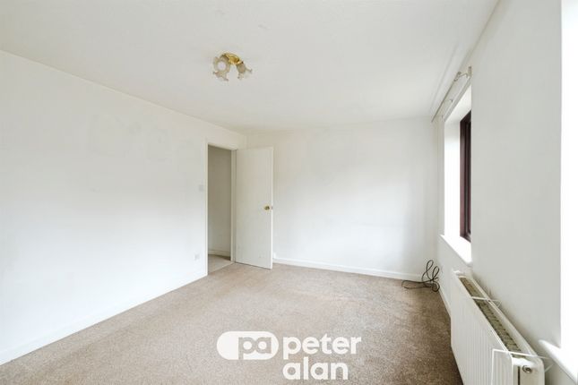 16, Courtfield Close, Monmouth photo 4