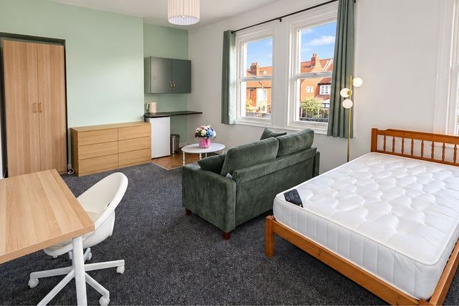 Room 5, 6 Glencoe Street, Hull photo 3