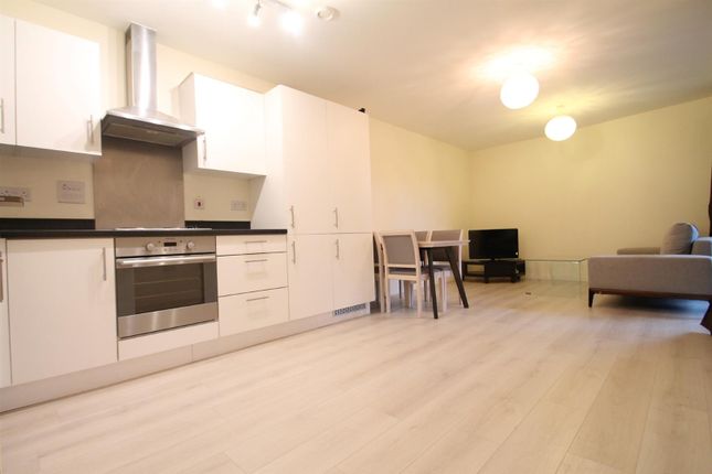 10 Bronnley Court, Uxbridge Road, Acton photo 2