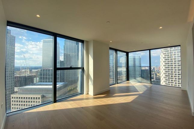Thumbnail Flat to rent in Hampton Tower, Canary Wharf