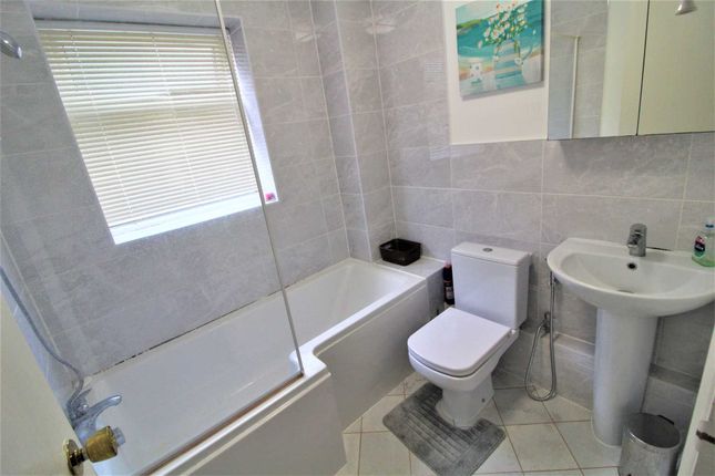 209, Tollgate Road, London photo 4