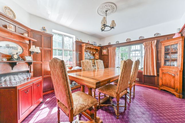 Blenheim Road, Raynes Park photo 3