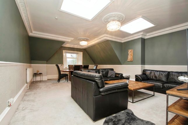 Flat for sale in Manor Park Avenue, Paisley