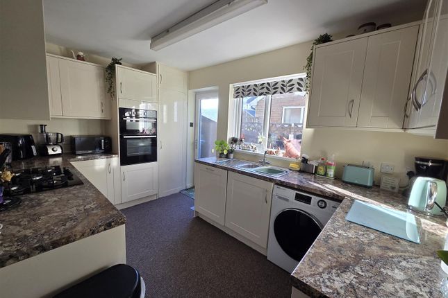 2, Old Hall Close, Mansfield photo 4