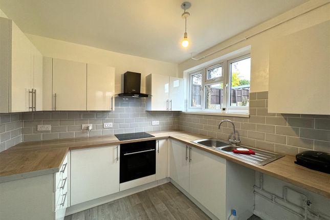 29, St. Davids Crescent, Gravesend photo 2