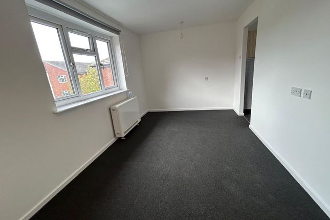 17, Longhurst Close, Leicester photo 2