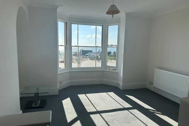 Flat 3, 12, Marine Parade, Lowestoft photo 3