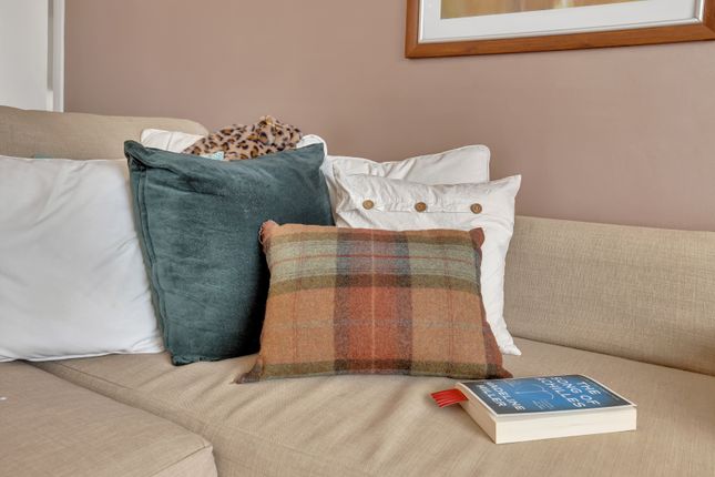 2/1, 6, Leyden Court, Glasgow photo 4