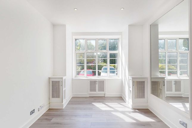 2, William Court, London photo 4