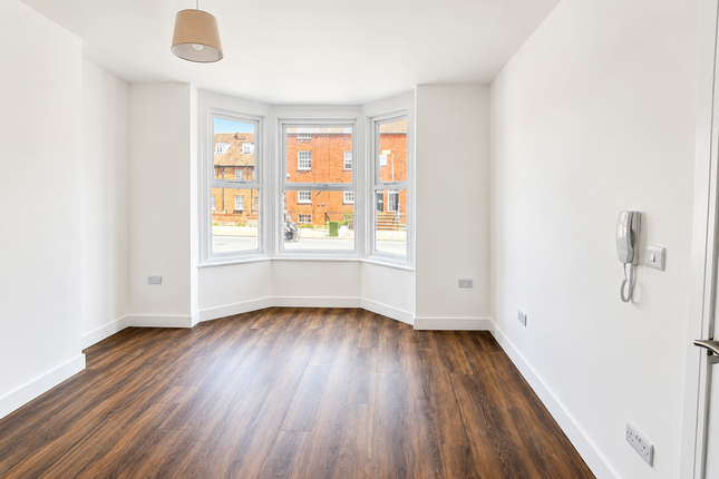 102 Tavistock Street, Bedford photo 3