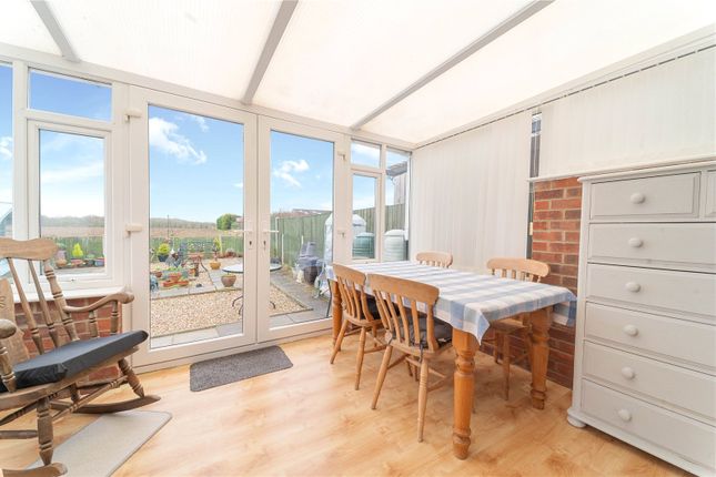 24, Glebe Close, Manningtree photo 3
