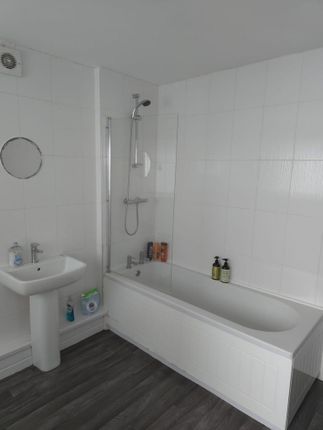 Room 4, 42, Rhondda Street, Swansea photo 3