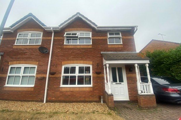 3 bed semi-detached house to rent in Sandhurst Close, Northampton NN4