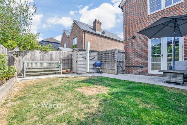 8, Pierce Lane, Tenterden photo 3