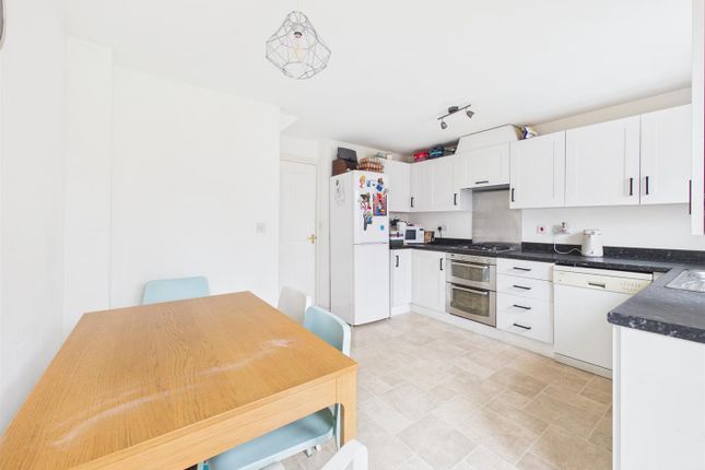 10, Longhorn Avenue, Gloucester photo 3