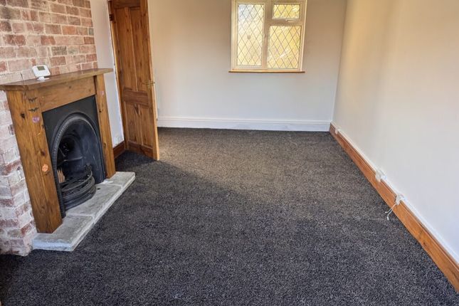 12, Barncroft Road, Leeds photo 2