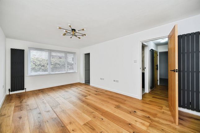 Cumberland Road, Brighton photo 2