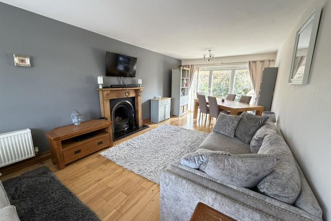 11, Coniston Close, Daventry photo 2