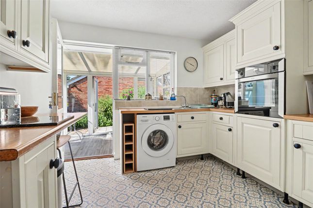24, Russell Close, Barnstaple photo 3