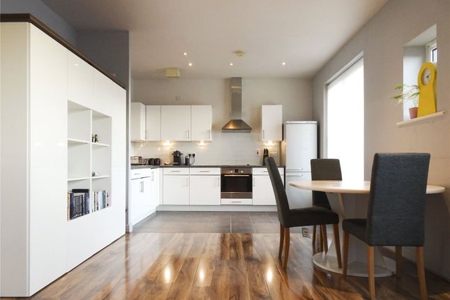 Flat to rent in Rosse Gardens, Desvignes Drive, London