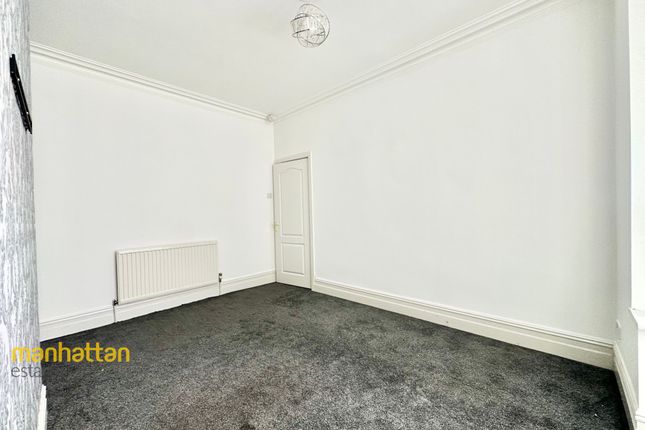392, Tonge Moor Road, Bolton photo 3