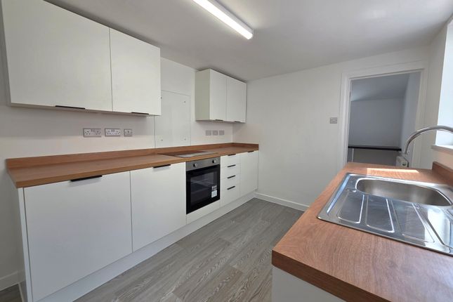 26, Queens Road, GOSPORT photo 2