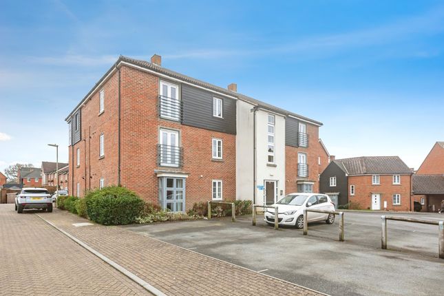 Flat for sale in Englefield Way, Basingstoke