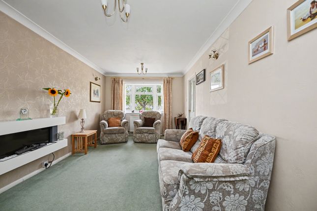 6, Hawlands, Rugby photo 3