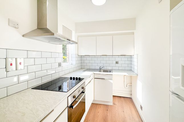 1 Gatting Close, Edgware photo 3