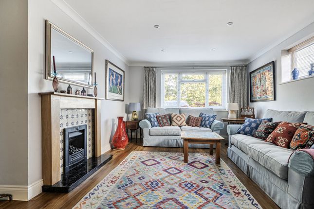 Chaileys, 124, Cedar Drive, Chichester photo 3