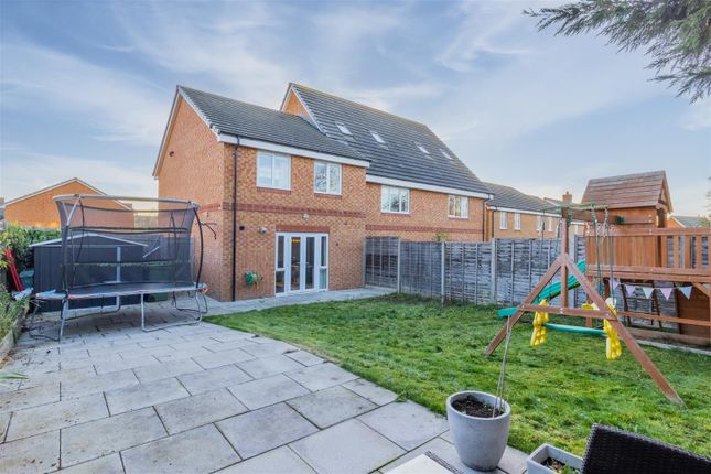 57, Flint Close, Southam photo 2