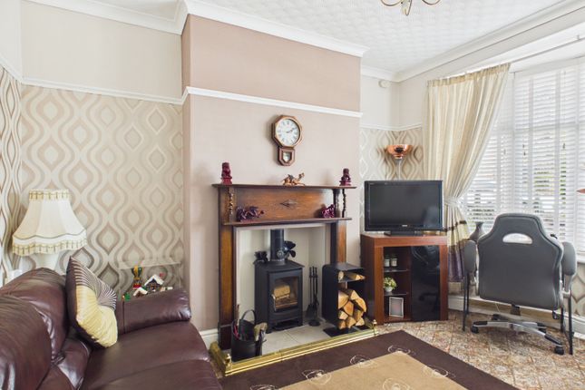 92, SHEFFIELD ROAD, HYDE photo 3